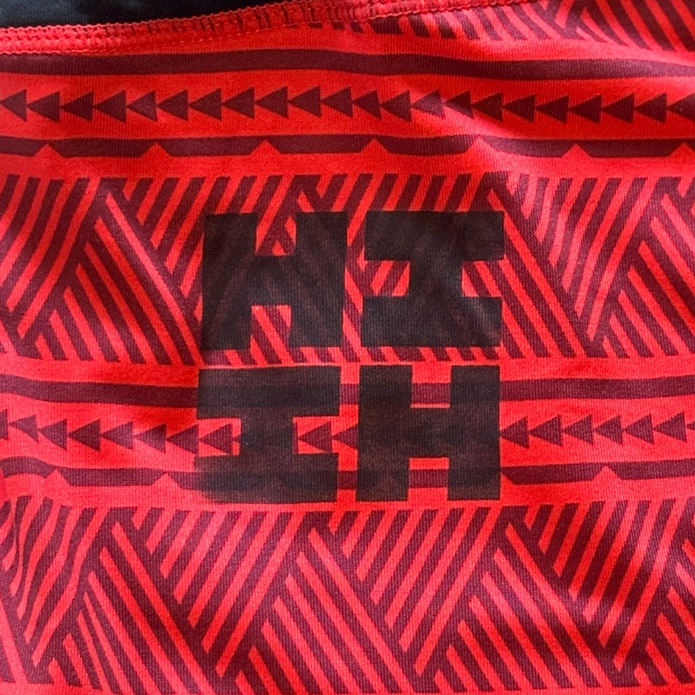 Two Local Hawaii Capri Leggings